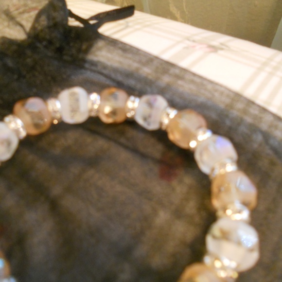 Glass, Gold and Clear, & frosted Beads Bracelet - Picture 5 of 5